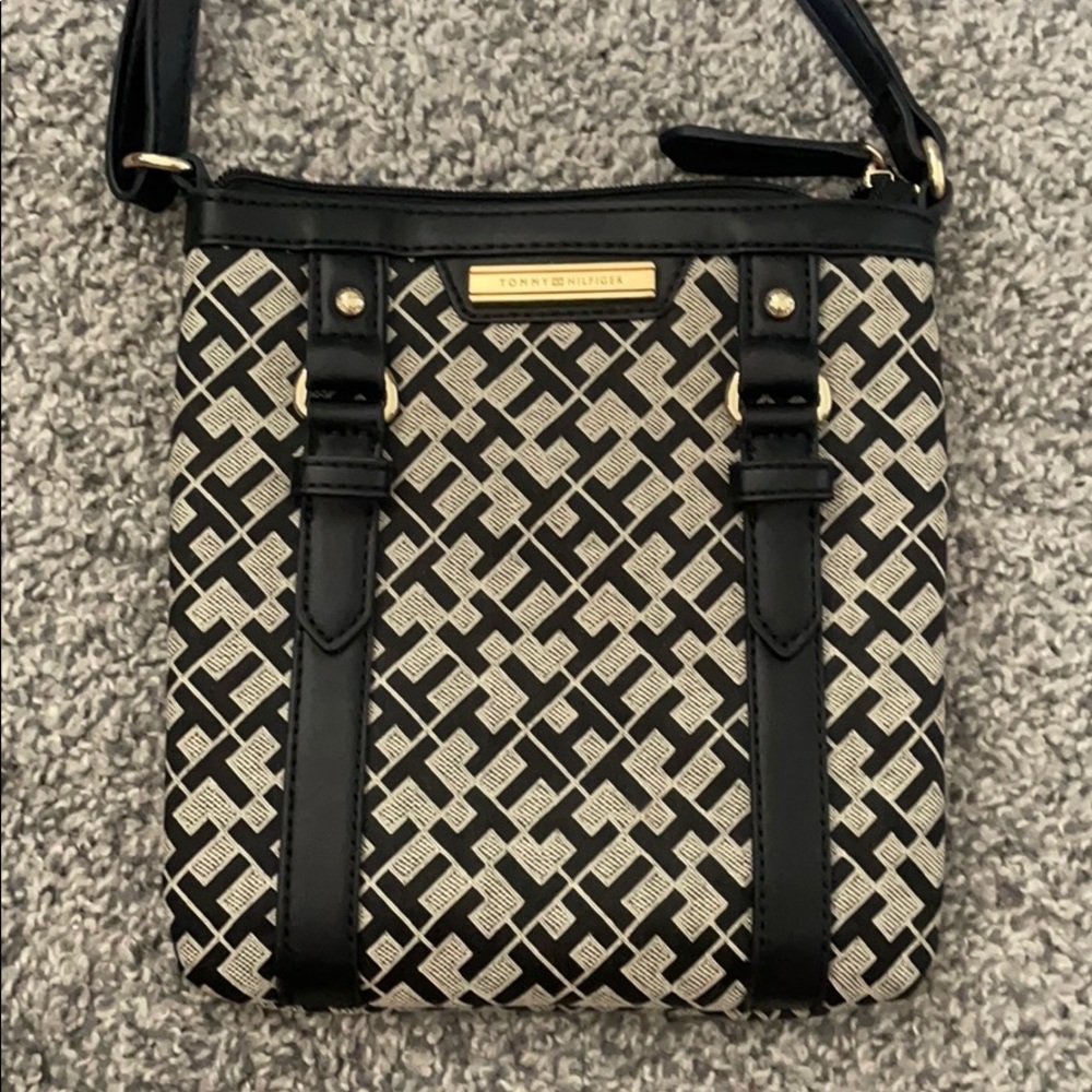 Tommy Hilfiger Crossbody Bag